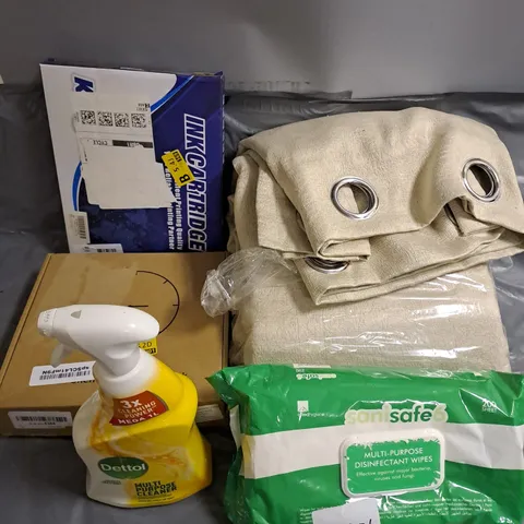 BOX OF APPROXIMATELY 12 ASSORTED HOUSEHOLD ITEMS TO INCLUDE - CURTAINS - SANISAFE DISINFECTANT WIPES - WALL CLOCK - ETC - COLLECTION ONLY