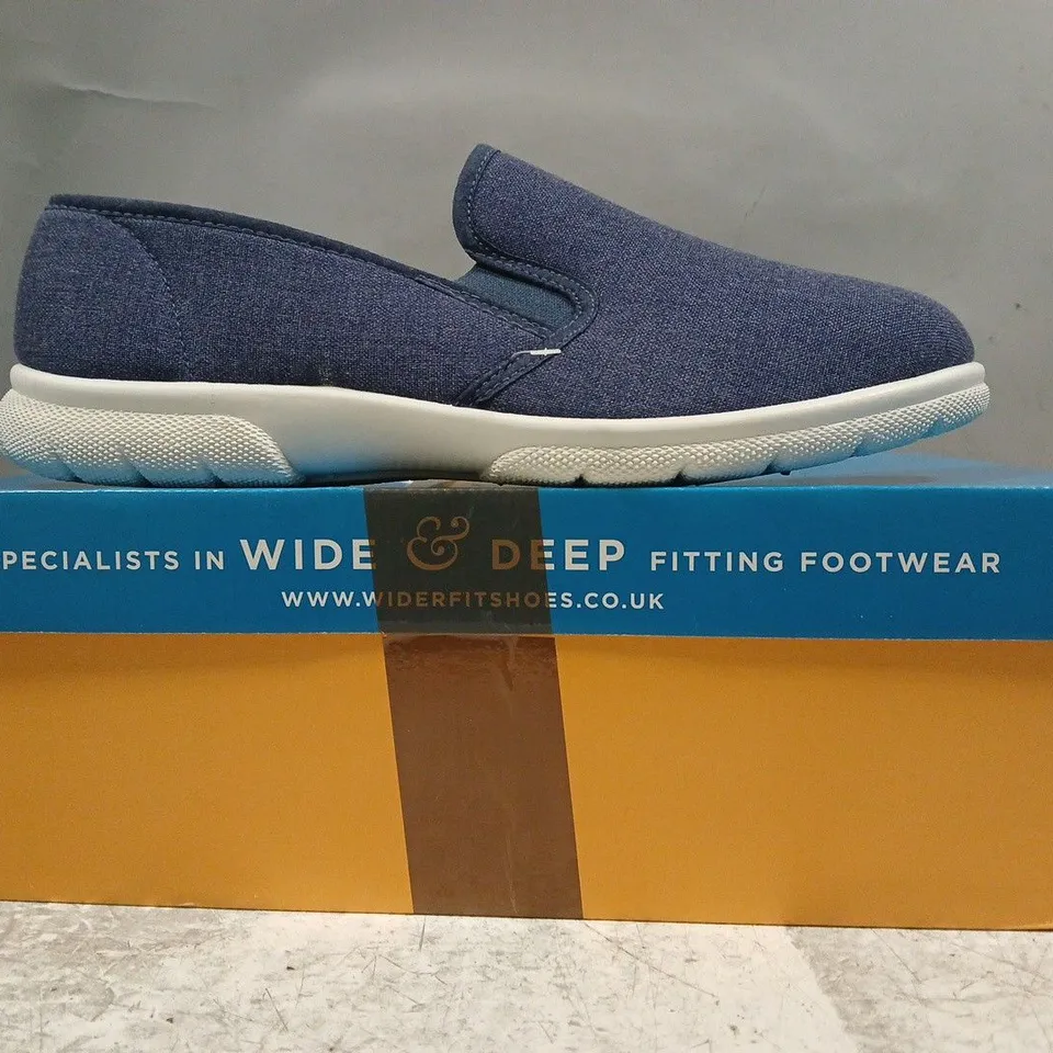 BOXED PAIR OF DB EASY B ARNOLD SHOE SIN DENIM BLUE SIZE UK 10