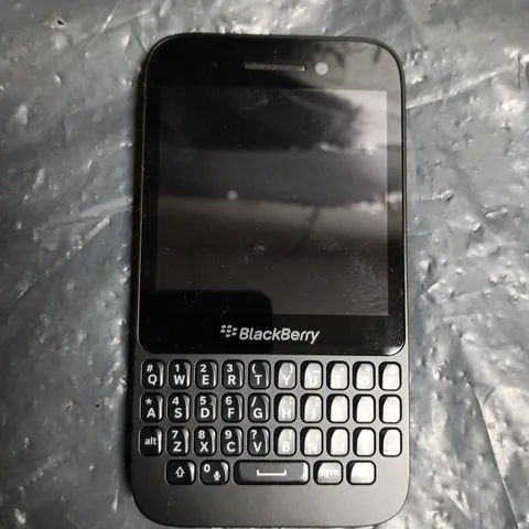 BLACKBERRY Q5 SMARTPHONE