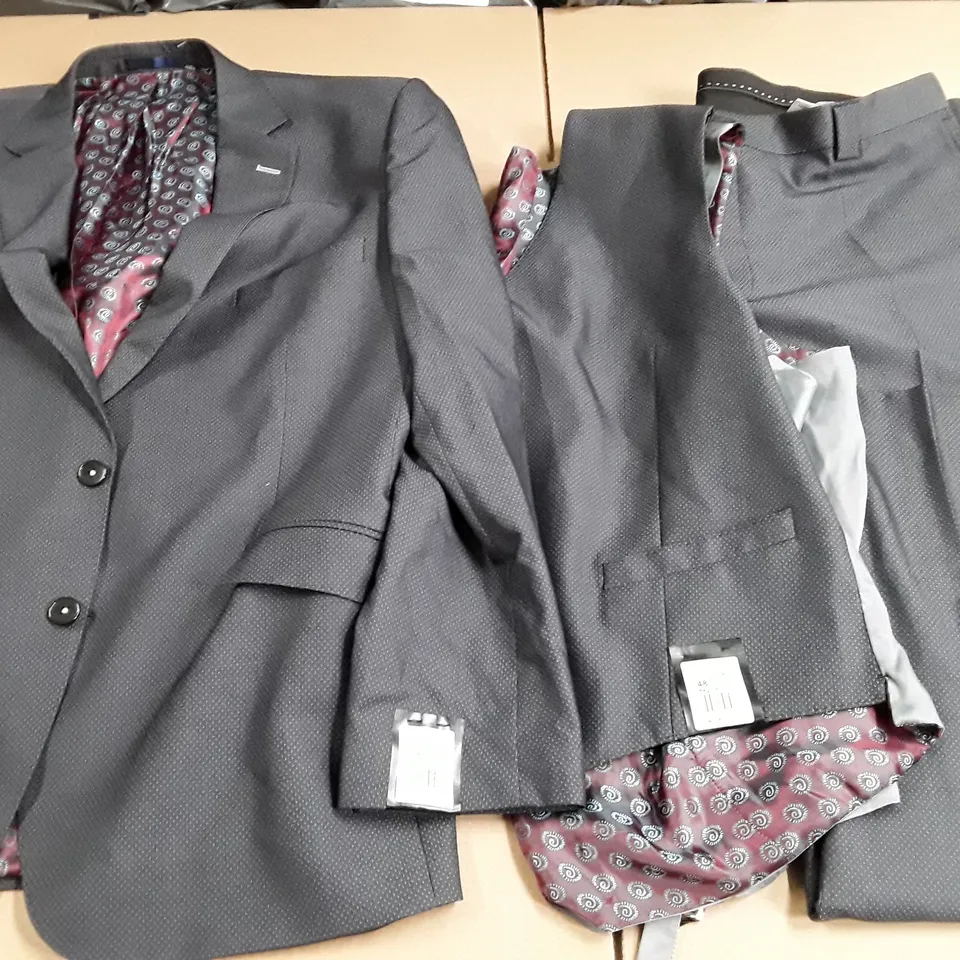 REMUS UOMO PALUCCI 3-PIECE SUIT SET - 48" REG