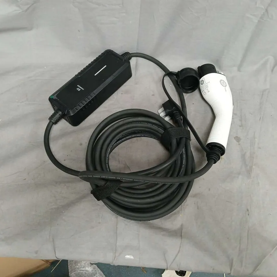 AUXUS U1-16A-W EV CHARGING LEAD (J1772) – 16A, IP65, 250V AC