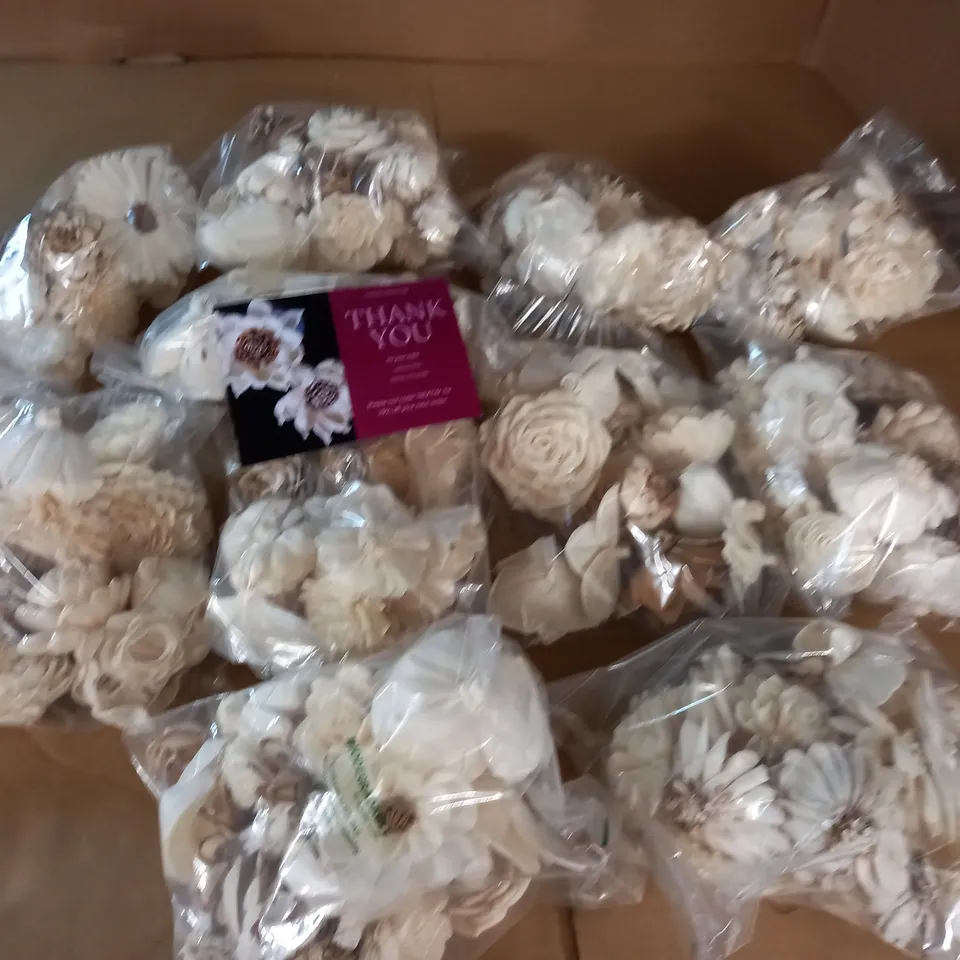 RANDOM ASSORTMENT 200 PACK OF SIDS SOLA WOOD FLOWERS