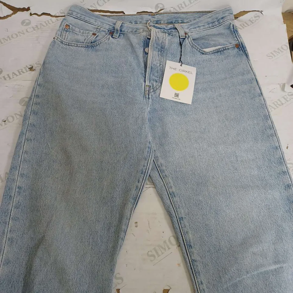 LEVI 501 LIGHT DENIM JEANS - W29 L28