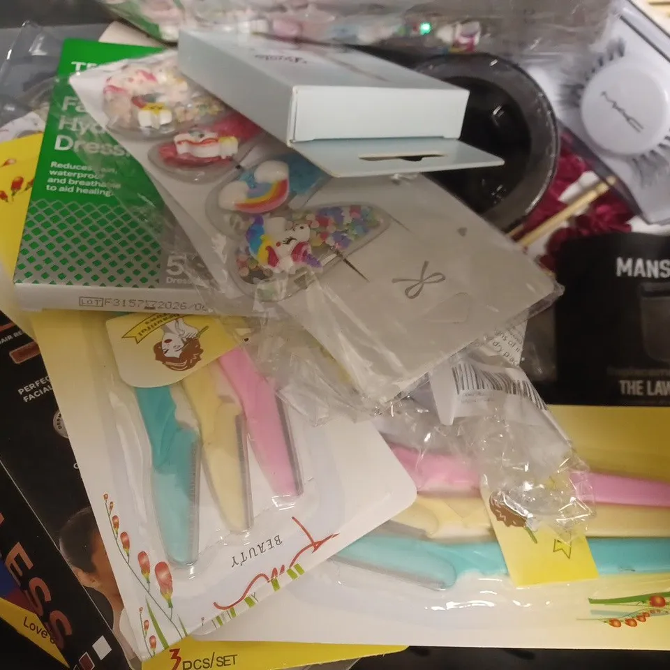 APPROXIMATELY 20 ASSORTED HEALTH AND BEAUTY ITEMS INCLUDING CLINIQUE FACE CREAM, ILES FORMULA, SALON NAILS