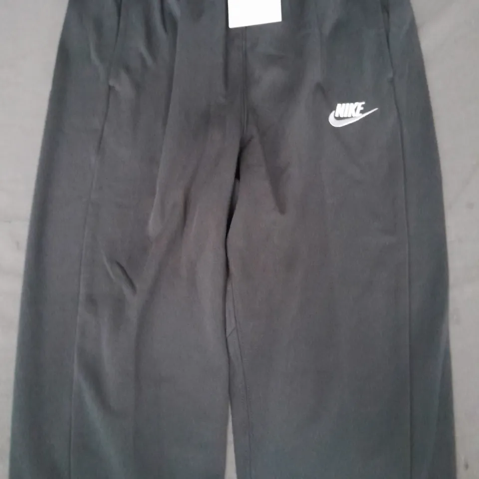 NIKE KIDS TRACKSUIT PANTS IN DARK GREY SIZE LARGE