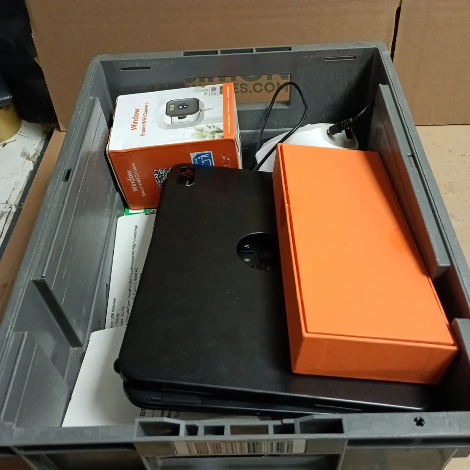 TOTE OF APPROXIMATELY 12 ASSORTED ITEMS TO INCLUDE KEYBOARD CASE, HAND WARMERS, SMART WIFI CAMERA, DIGITAL THERMOMETER ETC