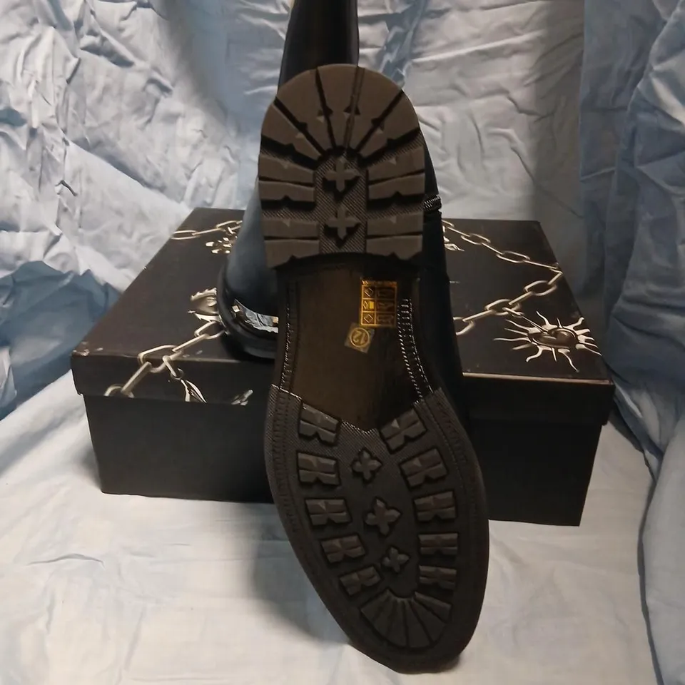 BOXED KOI REGICIDE MENS ZIP UP BOOTS IN BLACK - UK 12