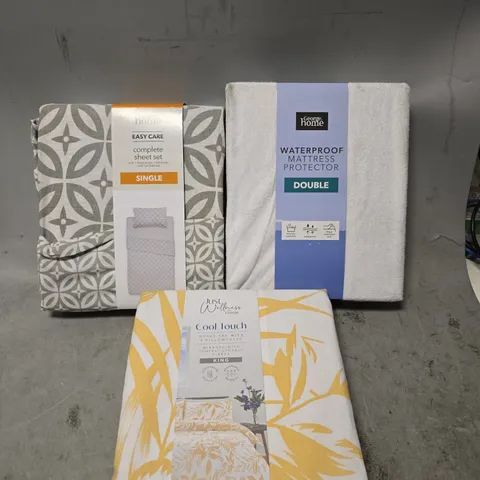 BOX OF APPROXIMATELY 10 ASSORTED BEDDING & SOFT FABRICS ITEMS TO INCLUDE - DUVET SETS - FITTED SHEETS