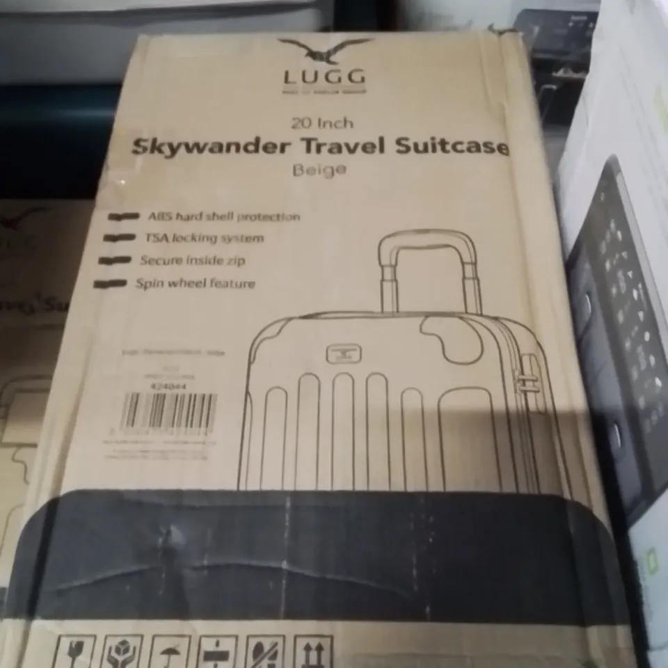 BOXED LUGG 20INCH SKYWANDER TRAVEL SUITCASE BEIGE