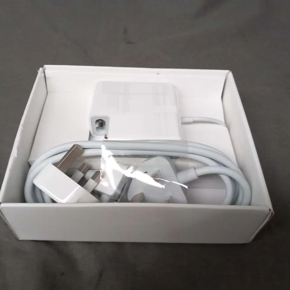 BOXED APPLE 85W MAGSAFE POWER ADAPTER MC556B/C