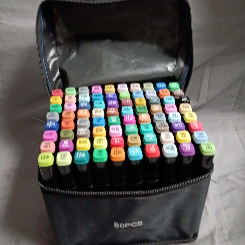 80-PIECE DOUBLE ENDED MARKER PENS IN CARRY CASE