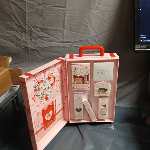 P.LOUISE WRAPPED & READY SUITCASE – HOT TODDY MAKE-UP SET