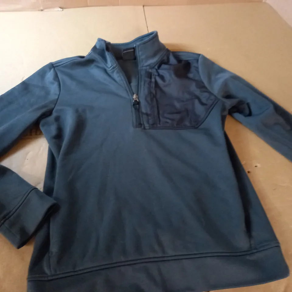 NORTH FACE YOUTH HALF ZIP TOP - XL