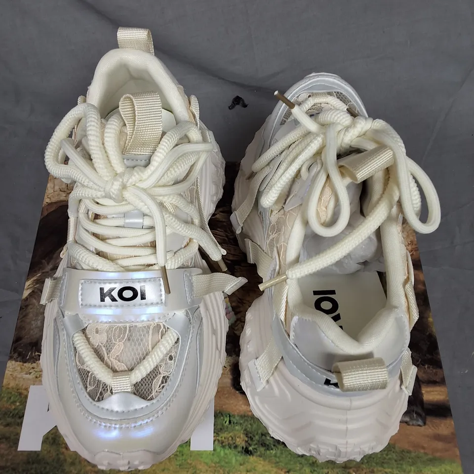 BOXED KOI FROZEN SHORES MEGA CHUNKY TRAINERS IN VANILLA - UK 7