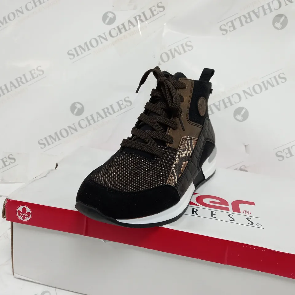 RIEKER CHELSEA BOOT IN BLACK SIZE 6