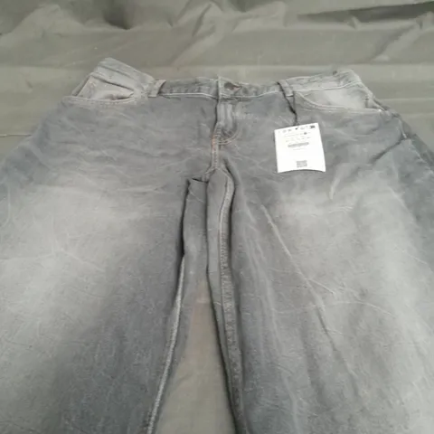 BERSHKA LIGHT GREY BAGGY LOW WAIST JEANS - EUR 42