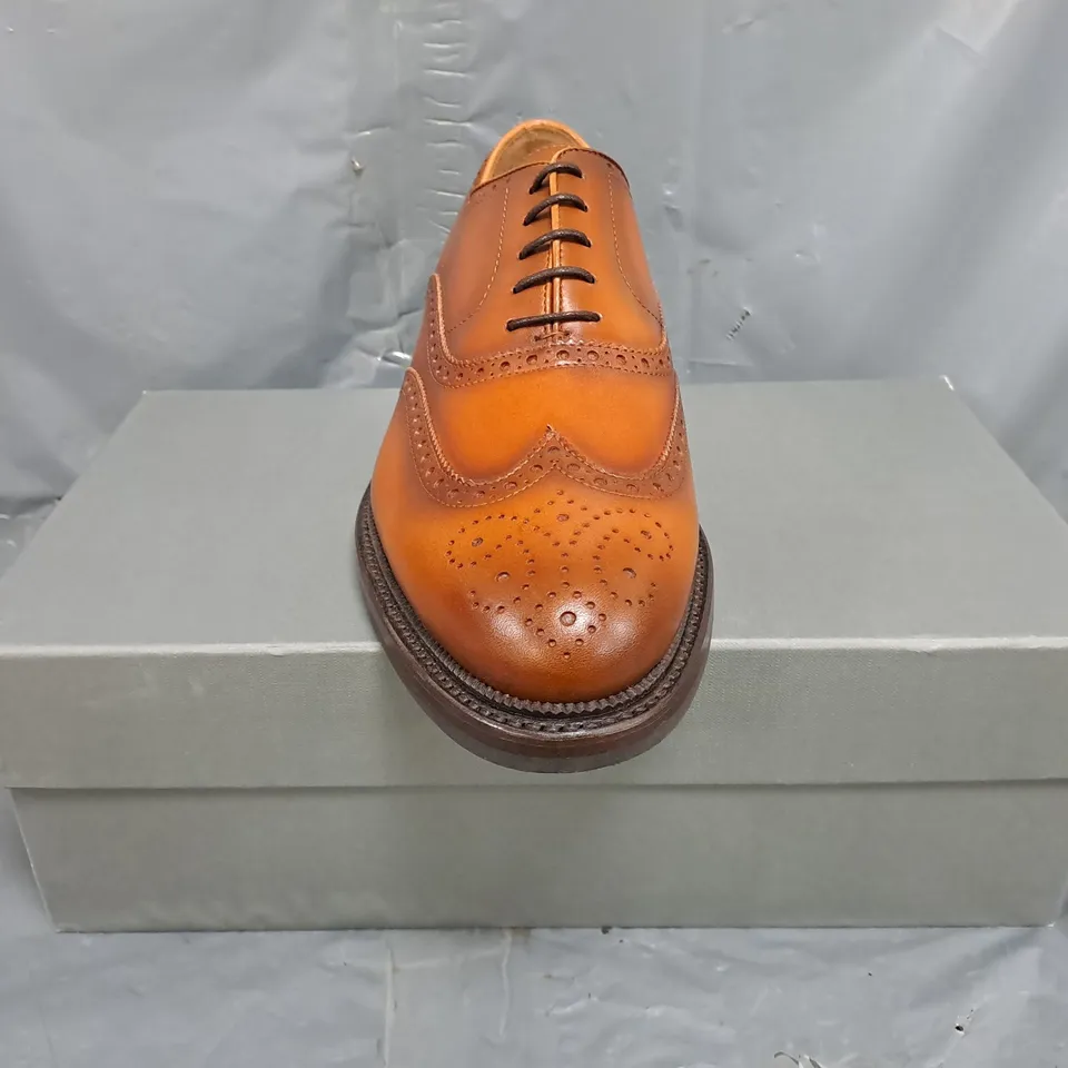 BOXED PAIR OF BRITISH SHOE COMPANY LACE UP SHOES IN TAN SIZE UK 8