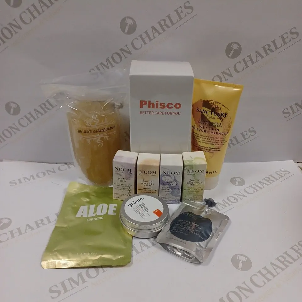 LOT OF 10 ASSORTED HEALTH AND BEAUTY PRODUCTS TO INCLUDE PHISCO ELECTRIC SHAVER, GRUUM HAND CREAM, NEOM ESSENTIAL OIL BLEND, SANCTUARY SPA WET SKIN MOISTURE MIRACLE ETC. 