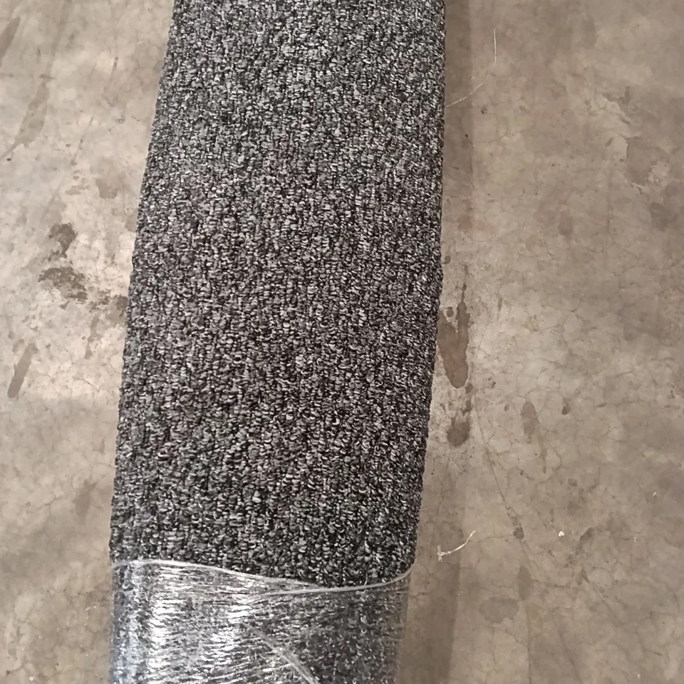 ROLL OF OASIS DARK GREY MIRAGE APPROX SIZE: 1.9M X 4M