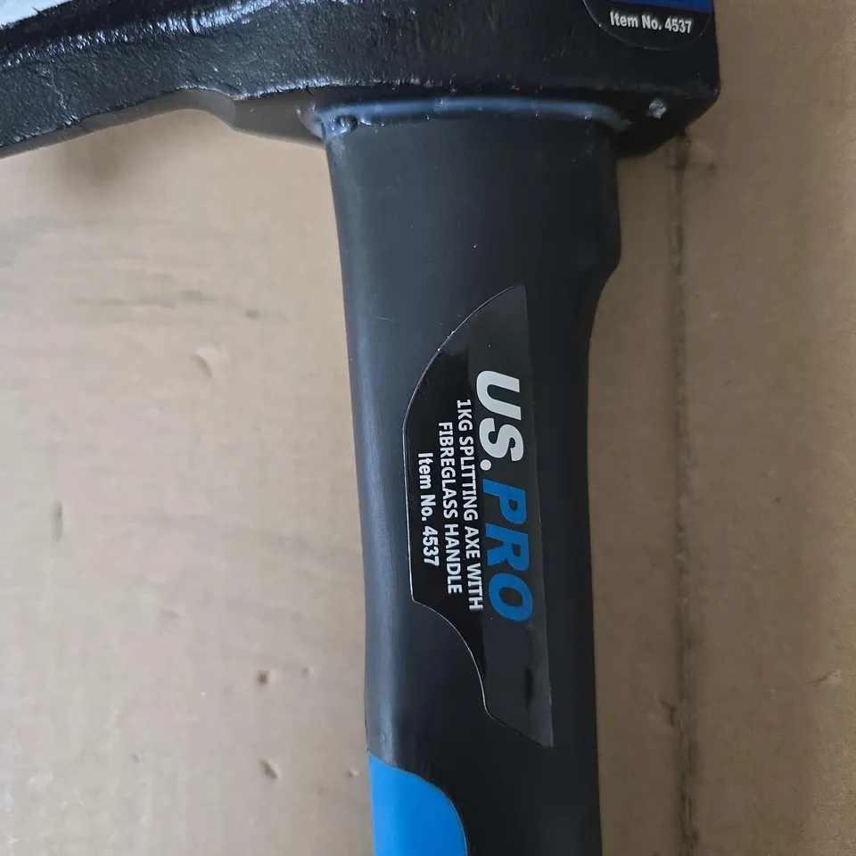 US PRO 1KG SPLITTING AXE WITH FIBREGLASS HANDLE