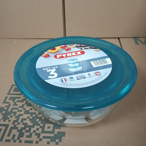 PYREX SET OF 3 GLASS STORAGE BOWLS WITH TURQUOISE LIDS