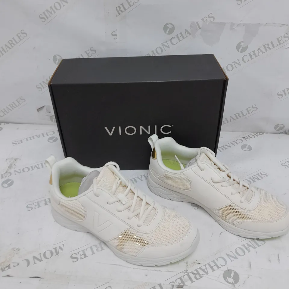 BOXED PAIR OF VIONIC CREAM MESH TRAINERS SIZE 7 
