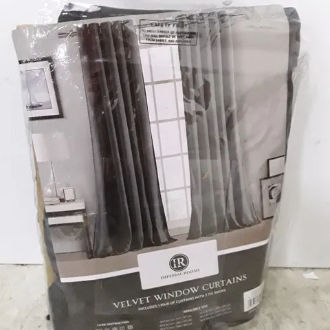 BAGGED STOCKHOLM HEAVY CRUSHED VELVET EYELET CURTAIN
