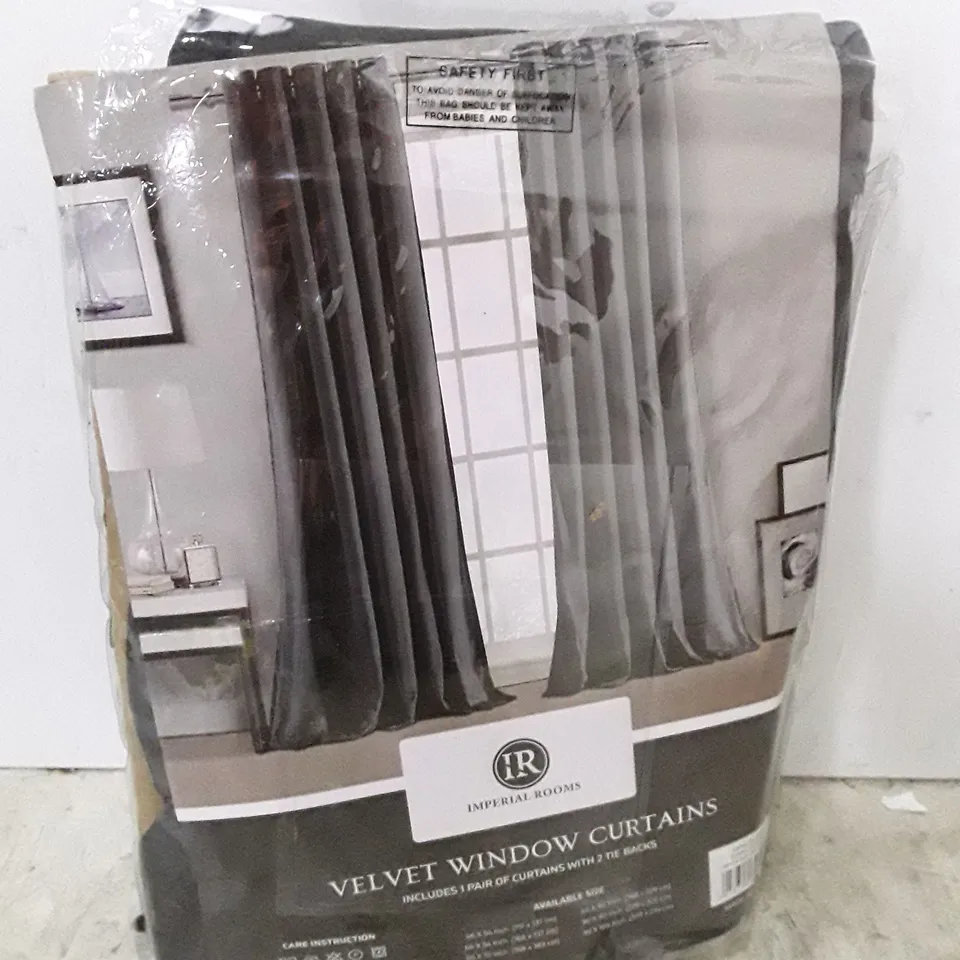 BAGGED STOCKHOLM HEAVY CRUSHED VELVET EYELET CURTAIN