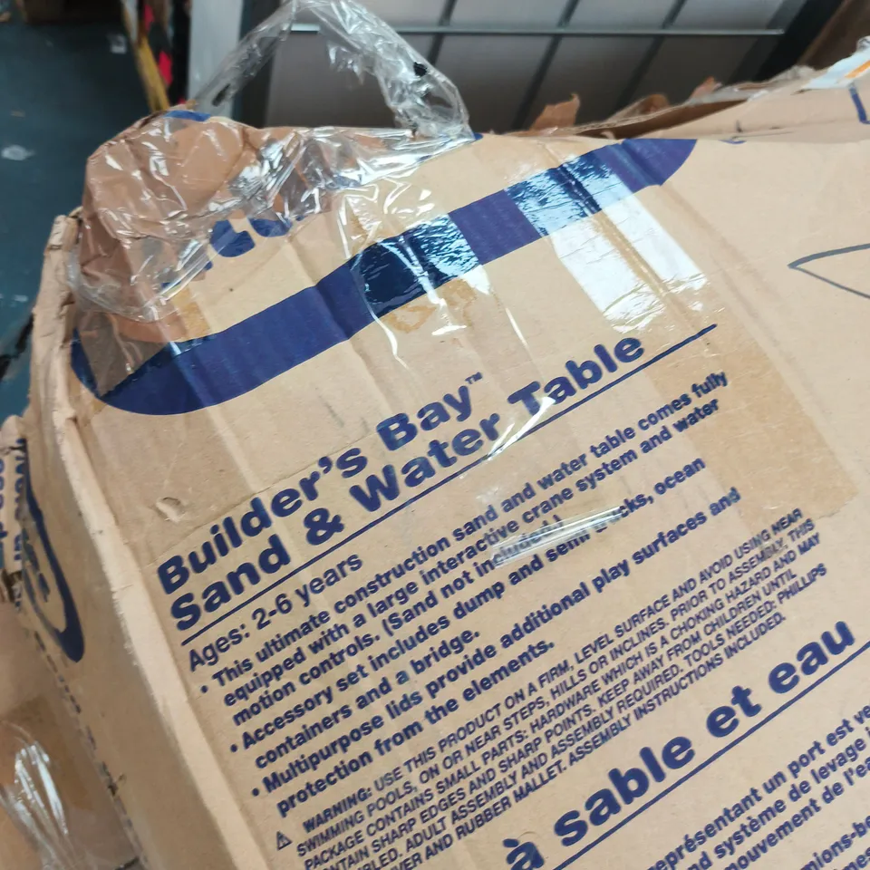 BOXED LITTLE TIKES BUILDERS BAY AND WATER TABLE