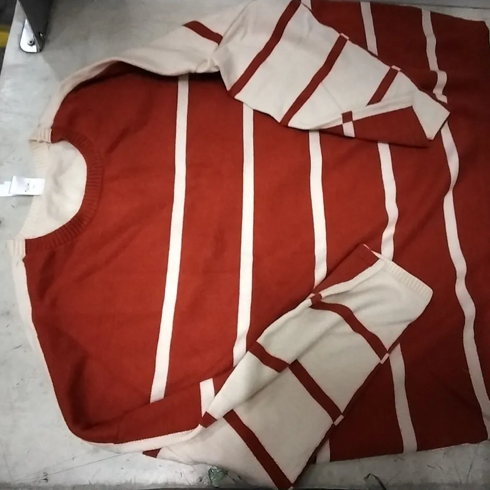 BOX CONTAINING WYNNE LAYERS ORANGE JUMPERS , SIZE XL, 4PCS