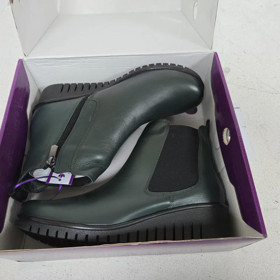 LOTUS DRESDEN ULB382 GREEN LEATHER BOOTS UK 7 (EU 41)
