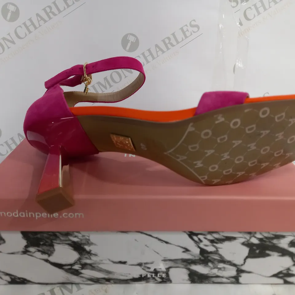 BOXED PAIR OF MODA IN PELLE PURPLE & ORANGE OPEN TOE HIGH HEELS - SIZE 7
