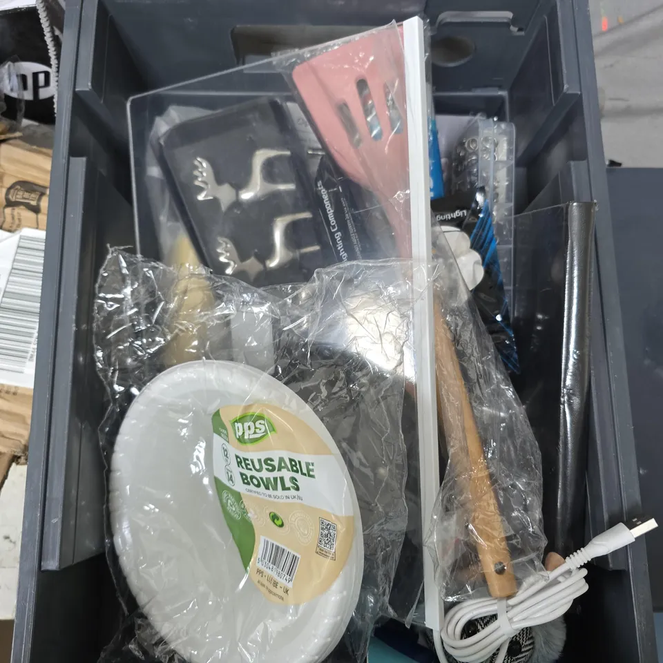 APPROXIMATELY 10 ASSORTED HOUSEHOLD ITEMS TO INCLUDE CATNIP TOY, PLIERS, HAIR CLAY ETC 