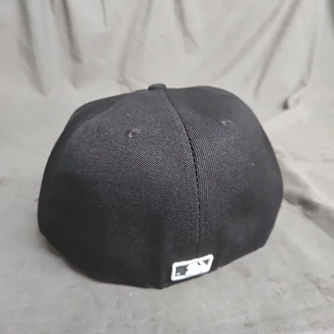NEW ERA 59FIFTY MLB CAP β NEW YORK METS LOGO, BLACK, SIZE 7 5/8