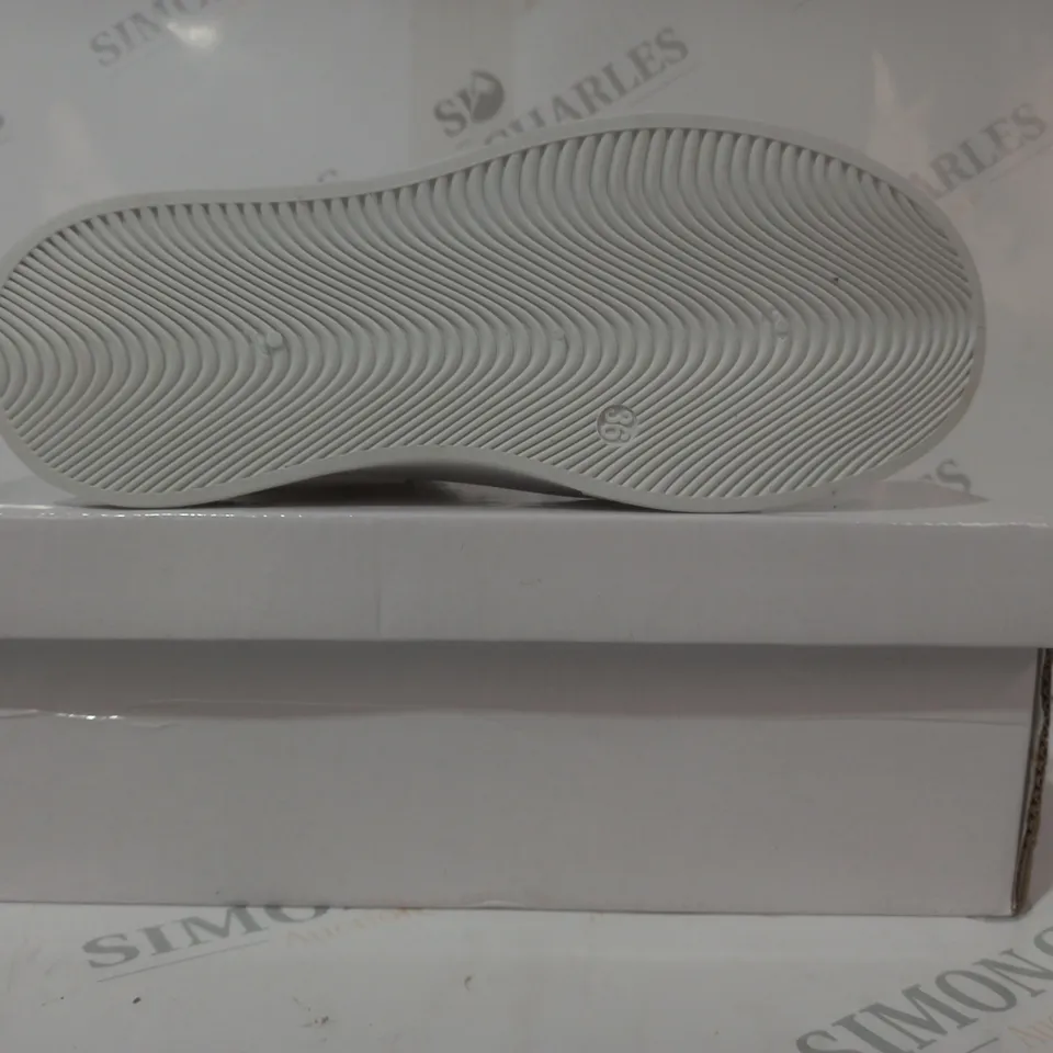 BOXED PAIR OF FASHION PLATFORM CANVAS SHOES IN OFF-WHITE EU SIZE 36