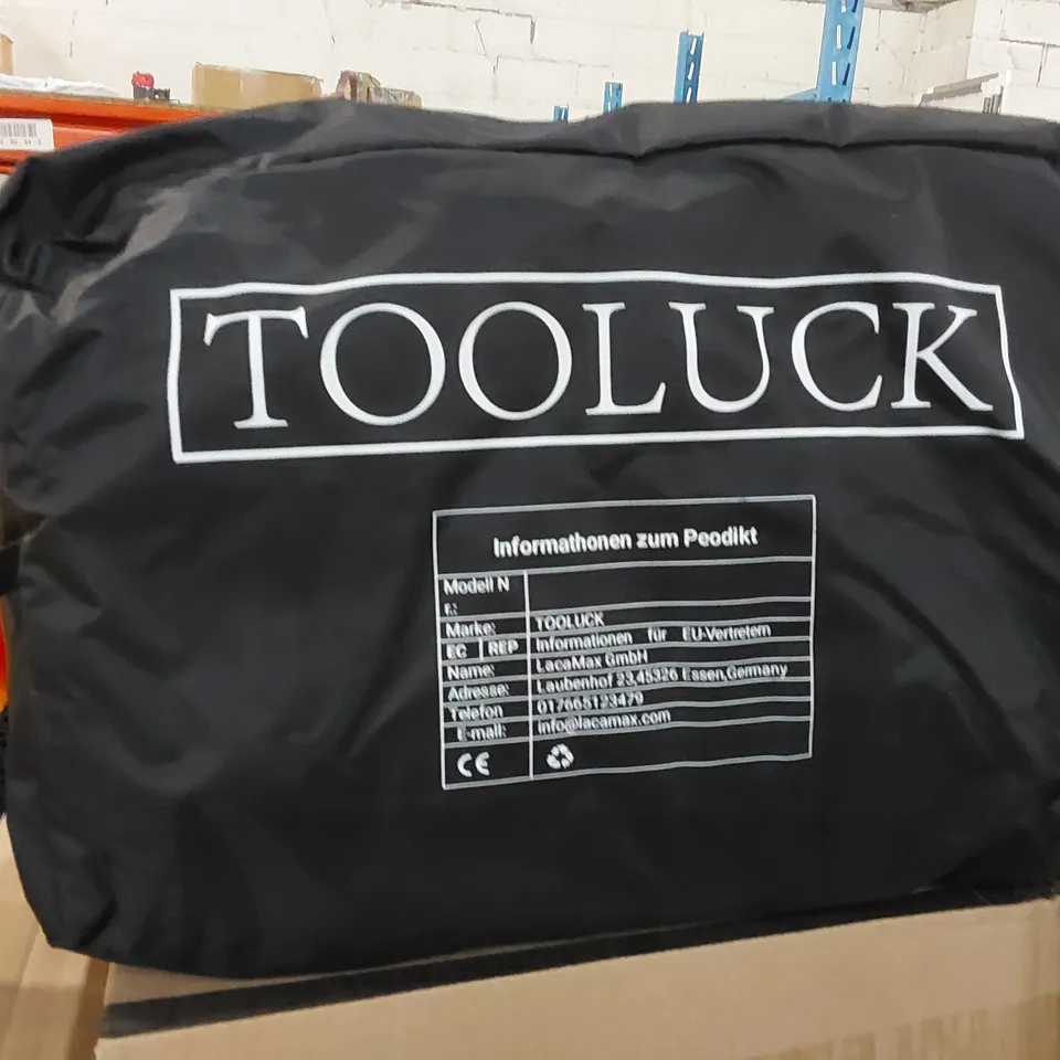 PALLET OF CAR ROOF BAGS AND GOLDFISH POOL CLEANERS ECT - QUANTITY UNSPECIFIED 