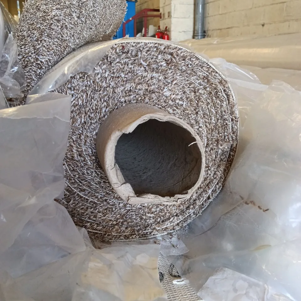 ROLL OF QUALITY SHEPHERD HEATHERS AB CARPET // APPROX SIZE: 4.0 X 4.3m
