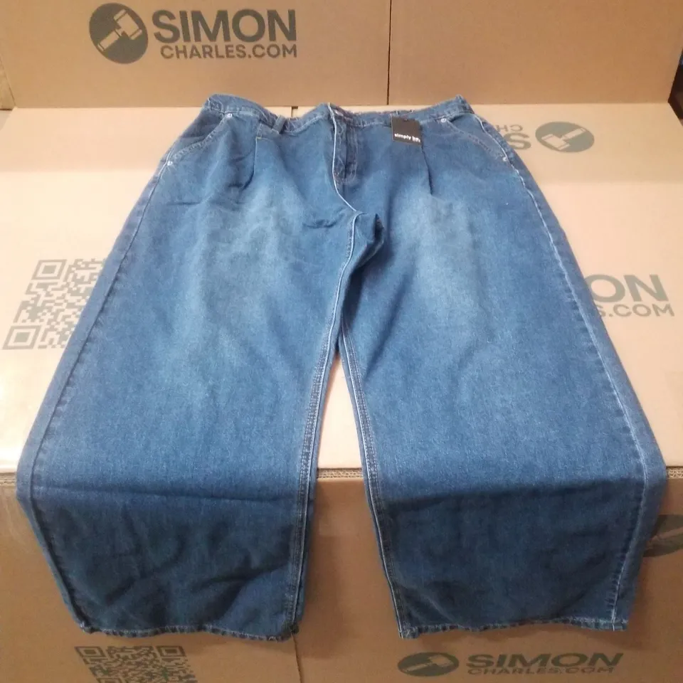 BOX CONTAINING APPROXIMATELY 11 BRAND NEW SIMPLY BE MID BLUE PLEAT DETAIL WIDE LEG JEANS - SIZE 18R