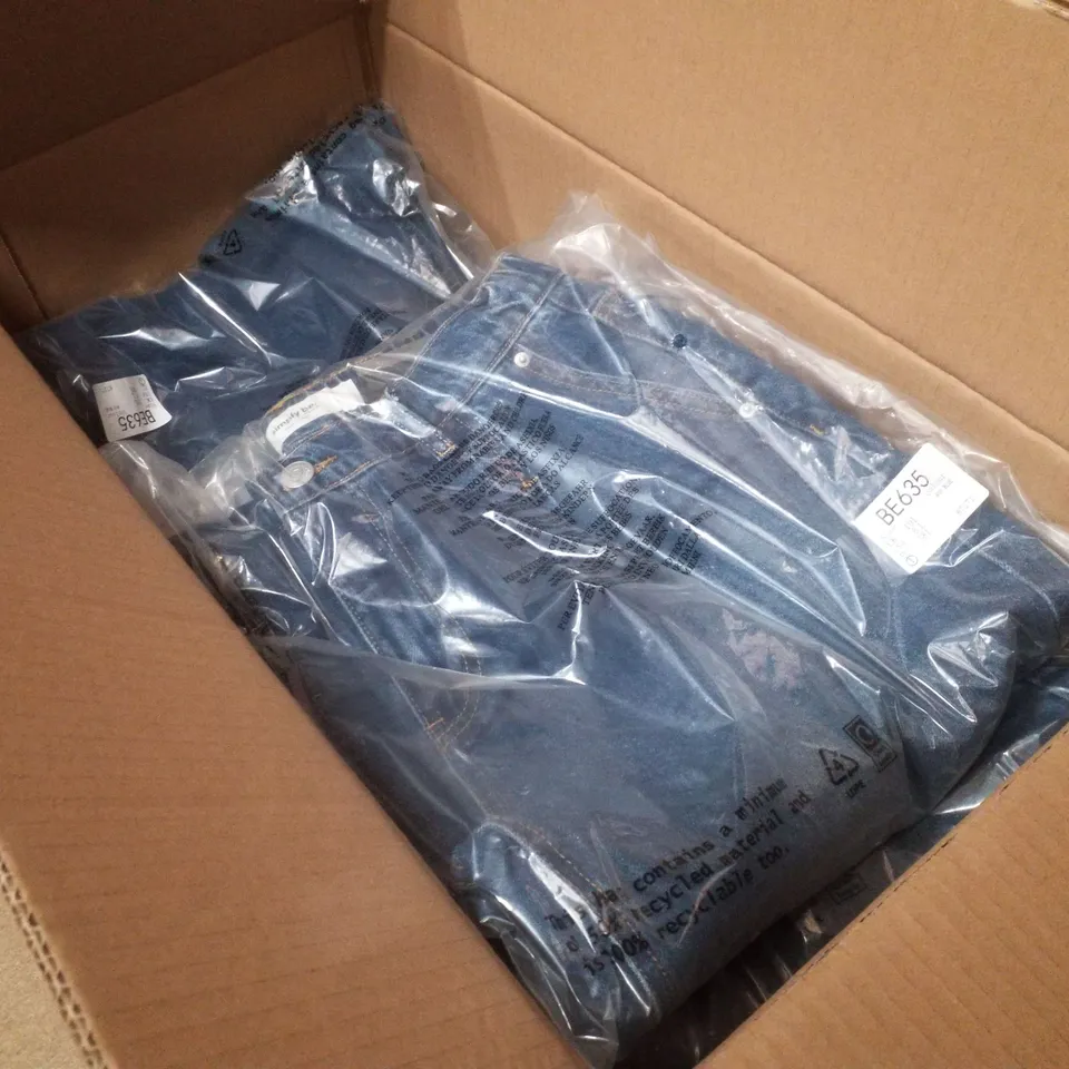 BOX CONTAINING APPROXIMATELY 5 BRAND NEW SIMPLY BE MID BLUE PLEAT DETAIL WIDE LEG JEANS - SIZE 10L