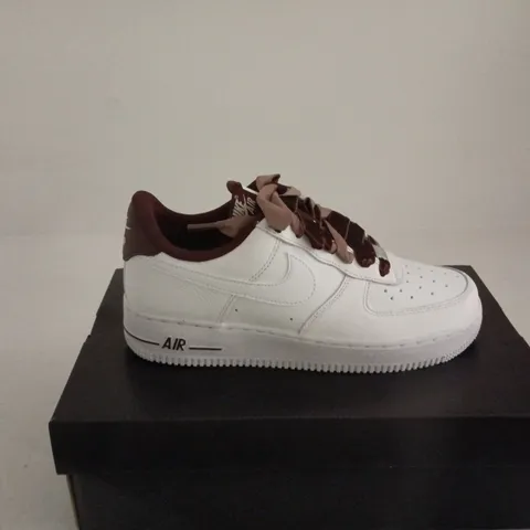 NIKE AIR FORCE 1 07 VINTAGE WHITE TRAINERS UK 5.5 BOXED