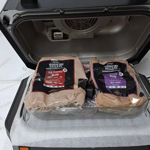 NINJA WOODFIRE PRO XL BBQ AND SMOKER BUILT IN THERMOMOTER
