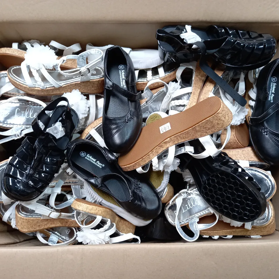 APPROXIMATELY 12 ASSORTED KIDS PAIRS OF SHOES IN VARIOUS COLOURS, STYLES, AND SIZES