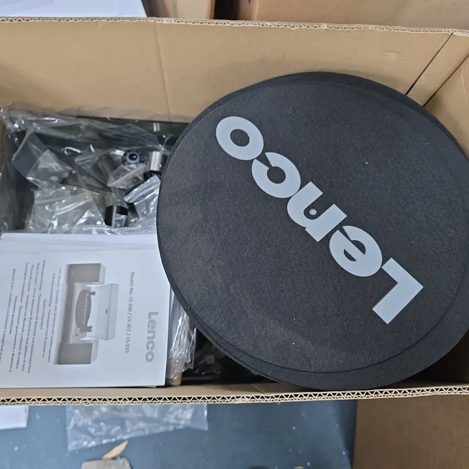 LARGE QUANTITY OF ASSORTED LENCO TURNTABLE ACCESSORIES TO INCLUDE MANUALS, KNOBS, LIDS AND FELT DISCS