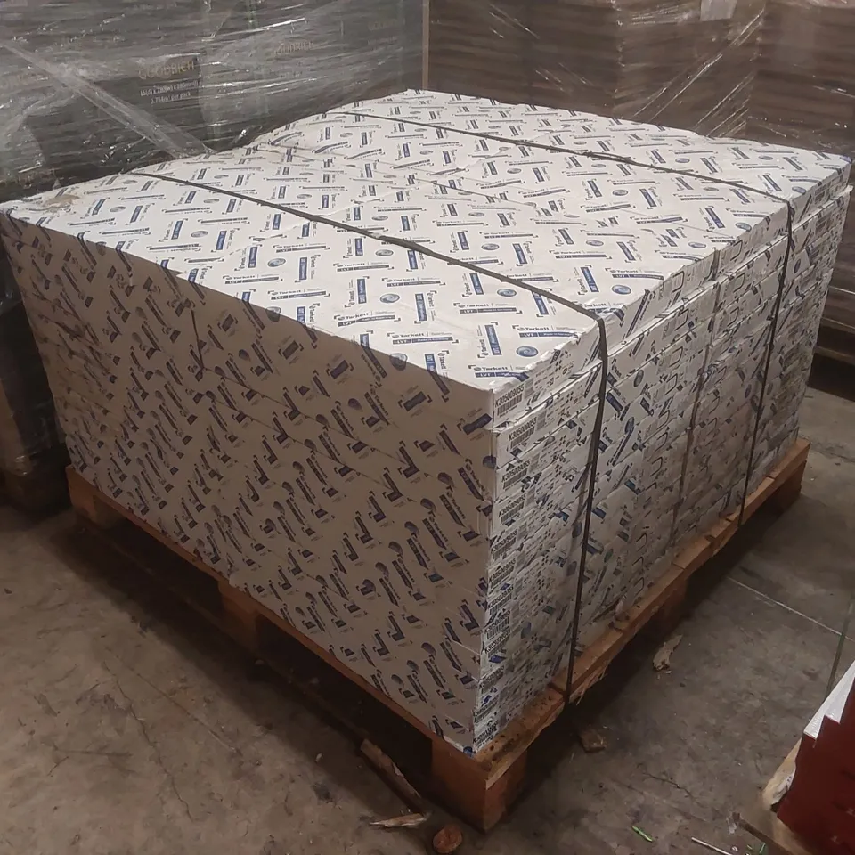 PALLET CONTAINING APPROXIMATELY 48x PACKS OF BRAND NEW TARKETT BEIGE SOFT STONE 4667071 LVT - 4M² PP