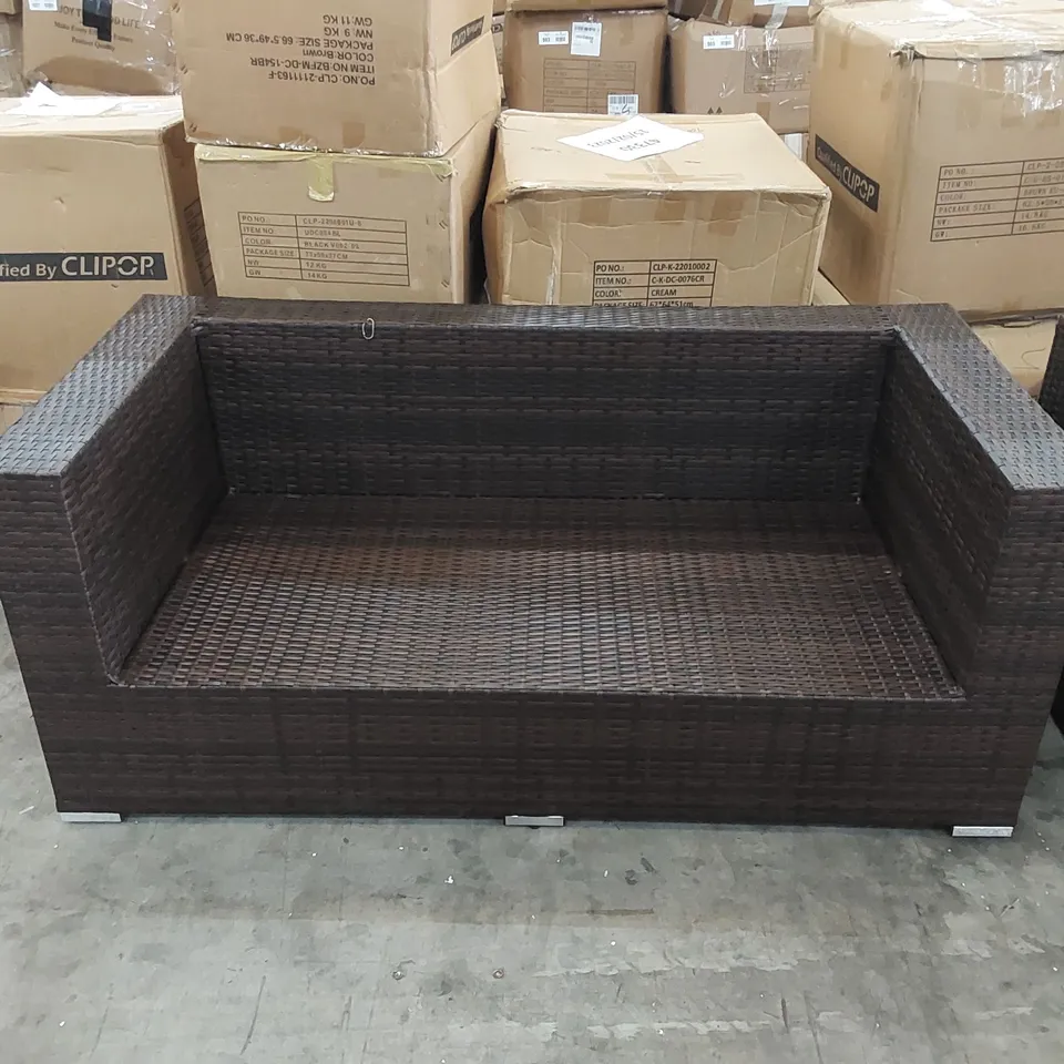 DESIGNER BROWN RATTAN GARDEN/PATIO SOFA 
