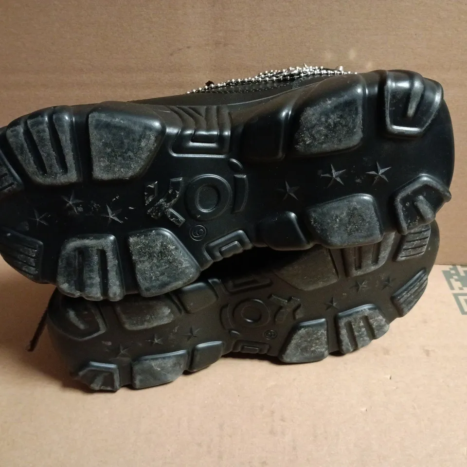 BOXED KOI JINX MYSTIC CHARM TRAINERS – UK 6 