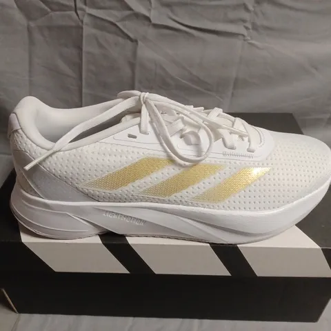 BOXED PAIR OF ADIDAS WHITE RUNNING SHOES- UK SIZE 6