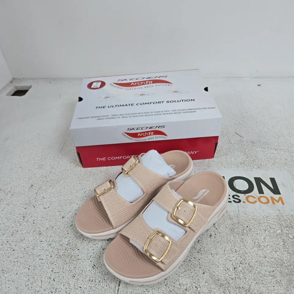 SKECHERS ARCH FIT SANDALS – BEIGE/NUDE WITH BUCKLE STRAPS (WOMEN) UK 7