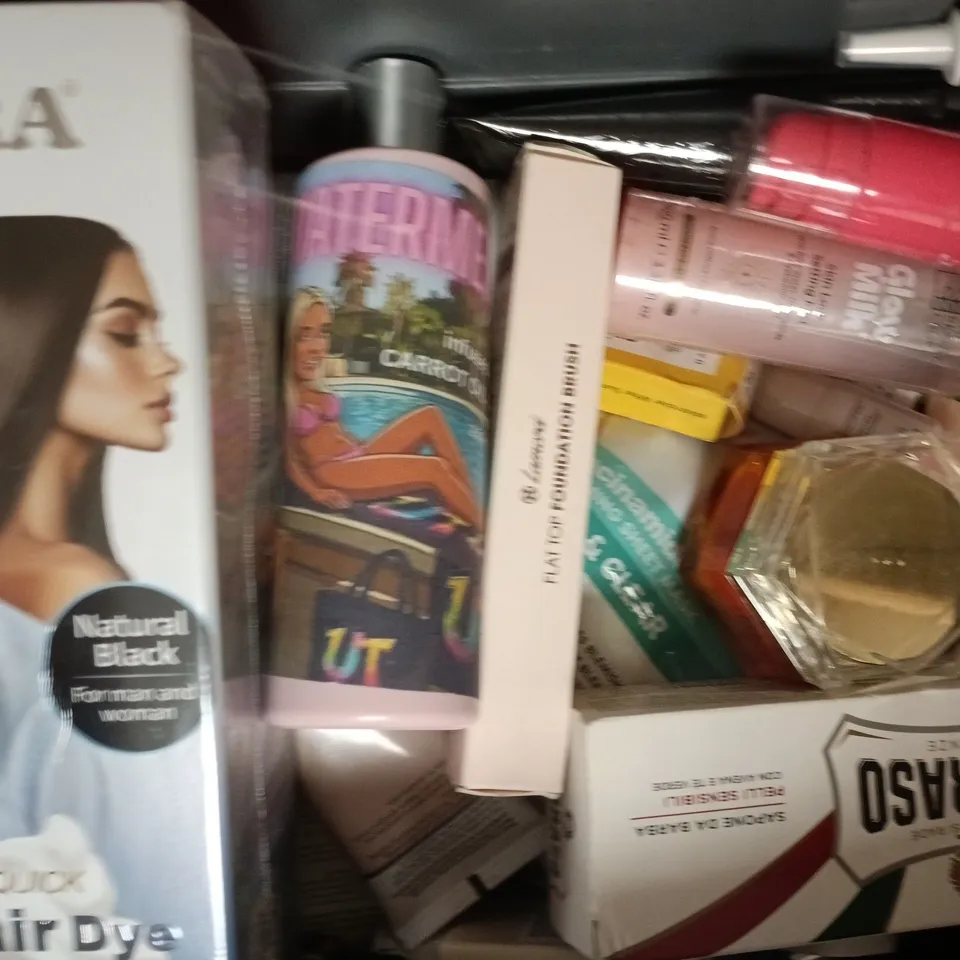 APPROXIMATELY 15 ASSORTED COSMETIC ITEMS TO INCLUDE HOEGOA, PANOXYL, ETC - COLLECTION ONLY