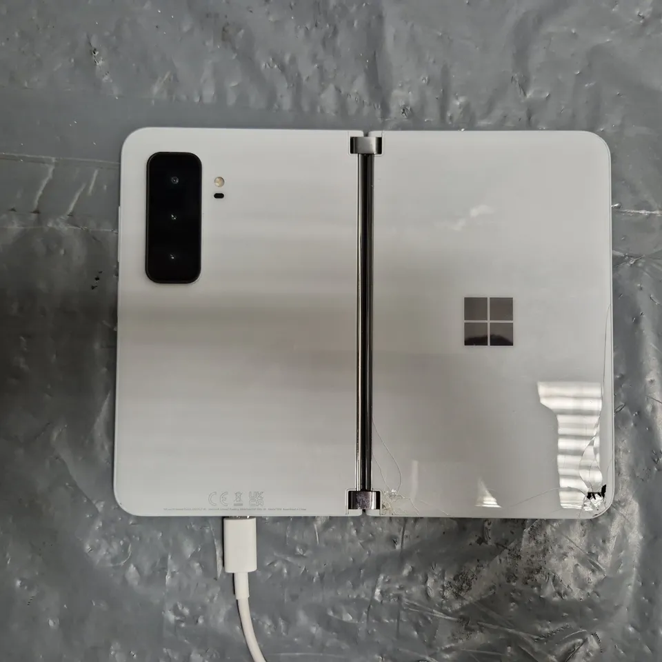 SURFACE DUO 2 PHONE IN WHITE
